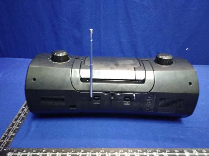 BLUETOOTH PORTABLE CD BOOMBOX WITH AM/FM RADIO - FCC ID 2AB4KMETYH8112 - MET INDUSTRIAL LTD (5)