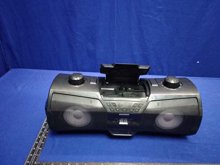 BLUETOOTH PORTABLE CD BOOMBOX WITH AM/FM RADIO - FCC ID 2AB4KMETYH8112 - MET INDUSTRIAL LTD (2)
