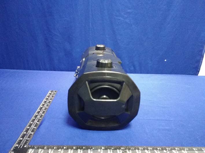 BLUETOOTH PORTABLE CD BOOMBOX WITH AM/FM RADIO - FCC ID 2AB4KMETYH8112 - MET INDUSTRIAL LTD (4)