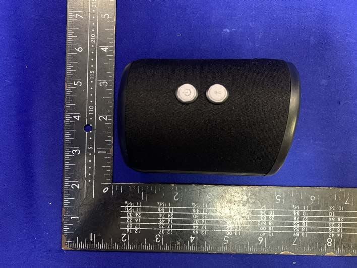 TWS Bluetooth Speaker - FCC ID 2AB4KMETYH8117 - MET INDUSTRIAL LTD