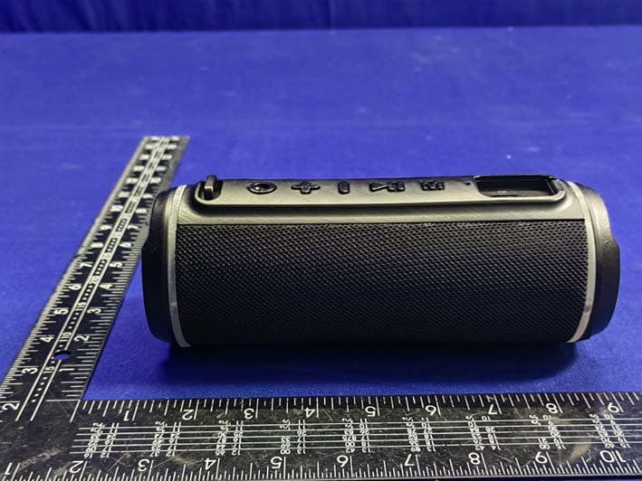 LIGHT UP 360 DEGREE SOUND WATERPROOF BLUETOOTH SPEAKER - FCC ID 2AB4KMETYH8224 - MET INDUSTRIAL LTD (5)