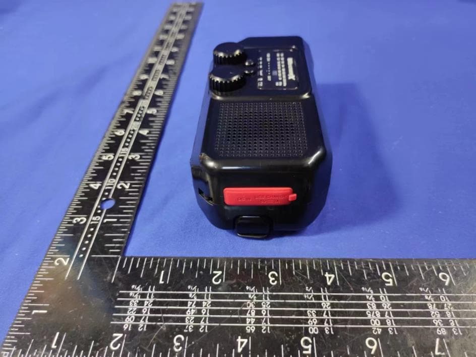 NOAA Weatherband AM/FM radio with Bluetooth and Flashlight - FCC ID 2AB4KMTYH7018 - MET INDUSTRIAL LTD (3)