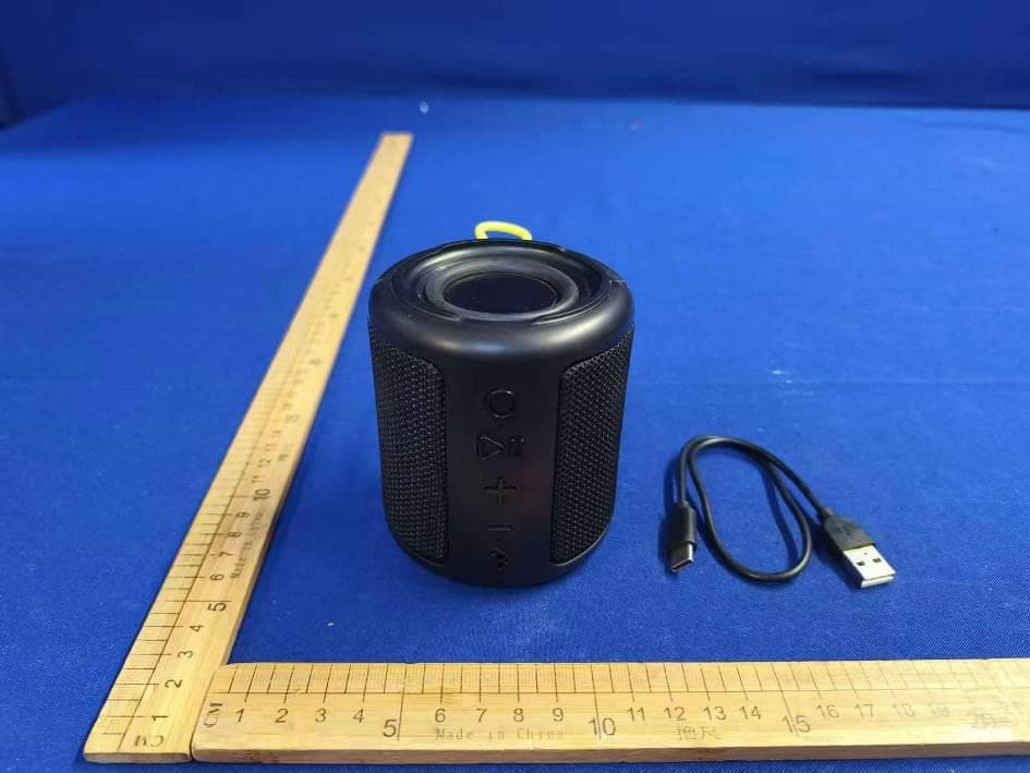 SMALL RUBBER FINISH BLUETOOTH SPEAKER WITH CLOTH TRIM-FM RADIO - FCC ID 2AB4KMTYH8129 - MET INDUSTRIAL LTD (3)