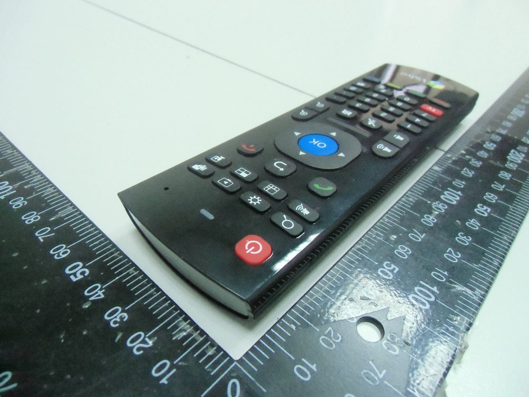 RF 2.4G QWERTY REMOTE CONTROLLER - FCC ID 2AB4U-KWS82-TX - KING WINS TECHNOLOGY CO.,LTD.
