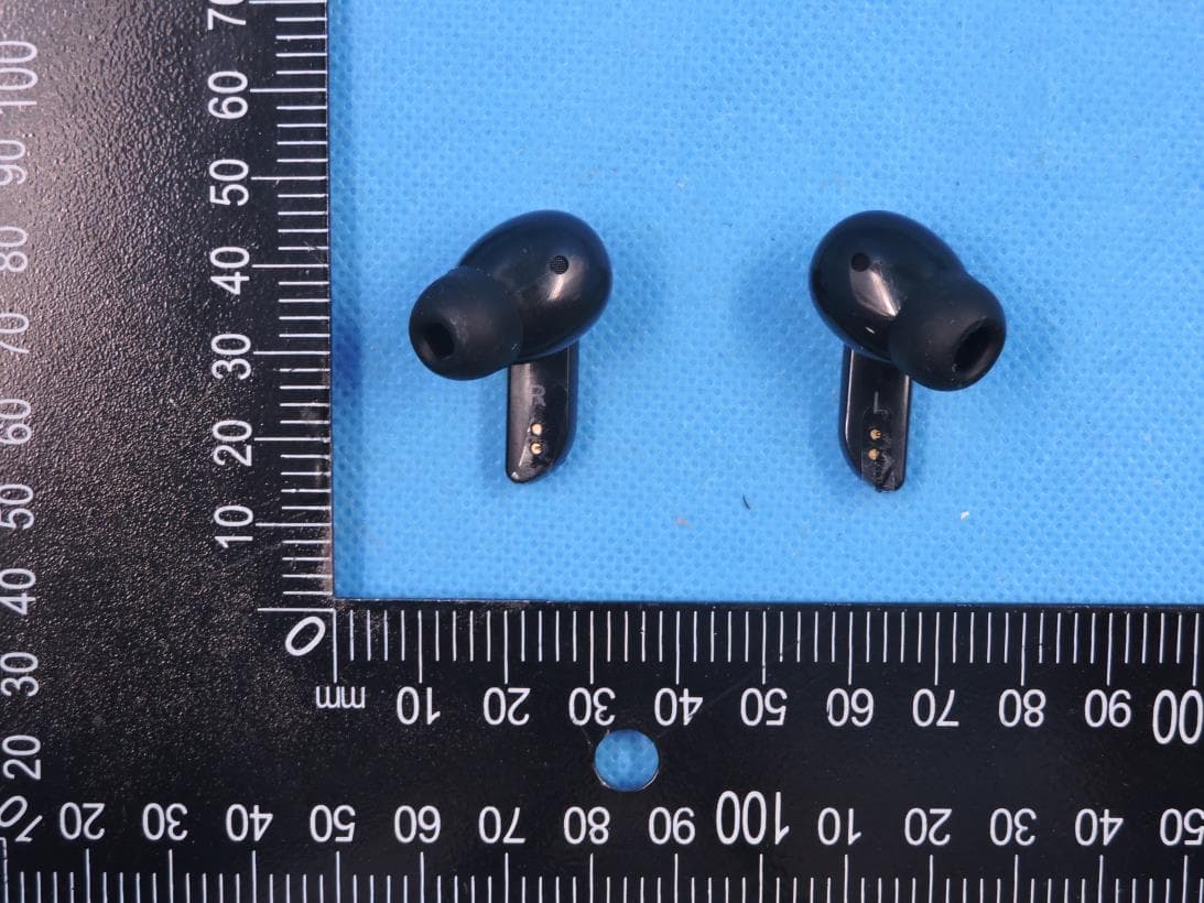 TWS BLUETOOTH EARBUDS - FCC ID 2AB5T-APEXPRO - Shenzhen MeiDong Acoustics Co., LTD (2)