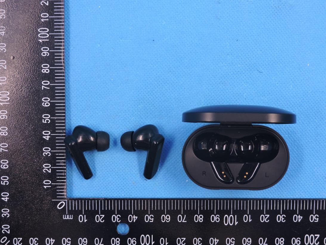 TWS BLUETOOTH EARBUDS - FCC ID 2AB5T-APEXPRO - Shenzhen MeiDong Acoustics Co., LTD (3)