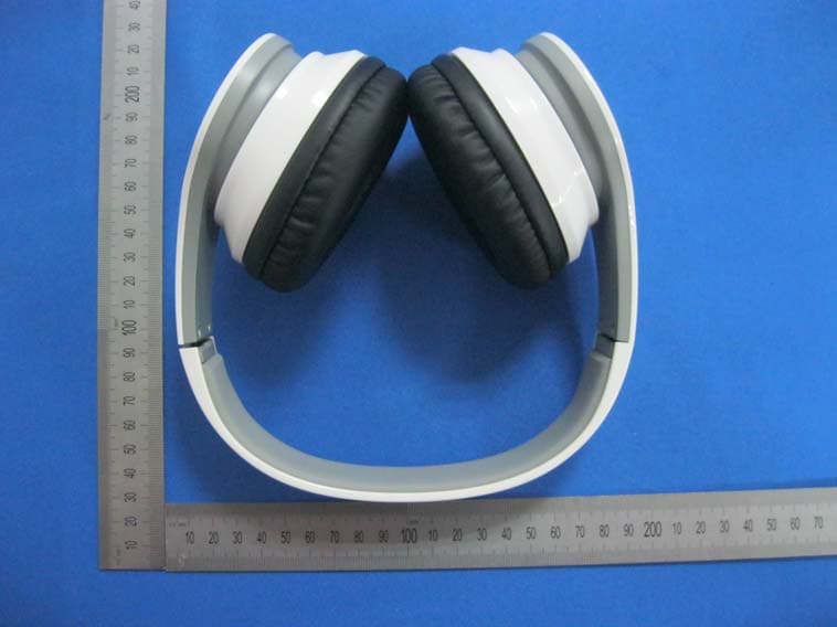 Bluetooth Stereo Headset with NFC - FCC ID 2ABDCBH-07 - BRIGHT DRAGON TECHNOLOGY LIMITED (5)
