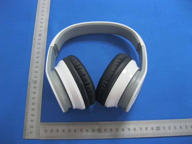 Bluetooth Stereo Headset with NFC - FCC ID 2ABDCBH-07 - BRIGHT DRAGON TECHNOLOGY LIMITED (3)