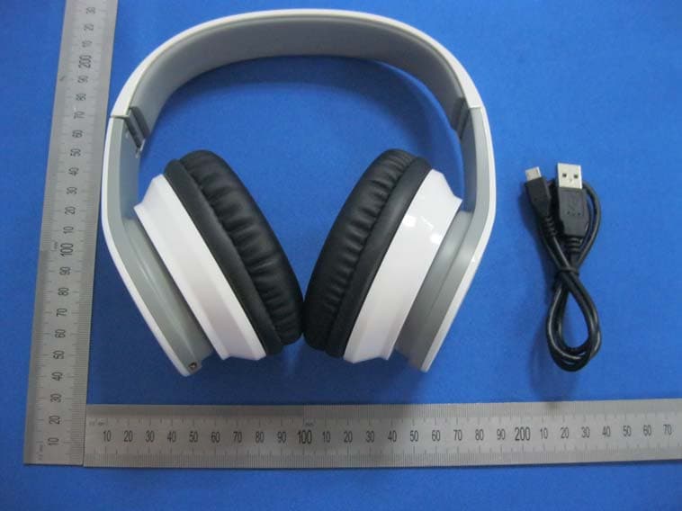 Bluetooth Stereo Headset with NFC - FCC ID 2ABDCBH-07 - BRIGHT DRAGON TECHNOLOGY LIMITED