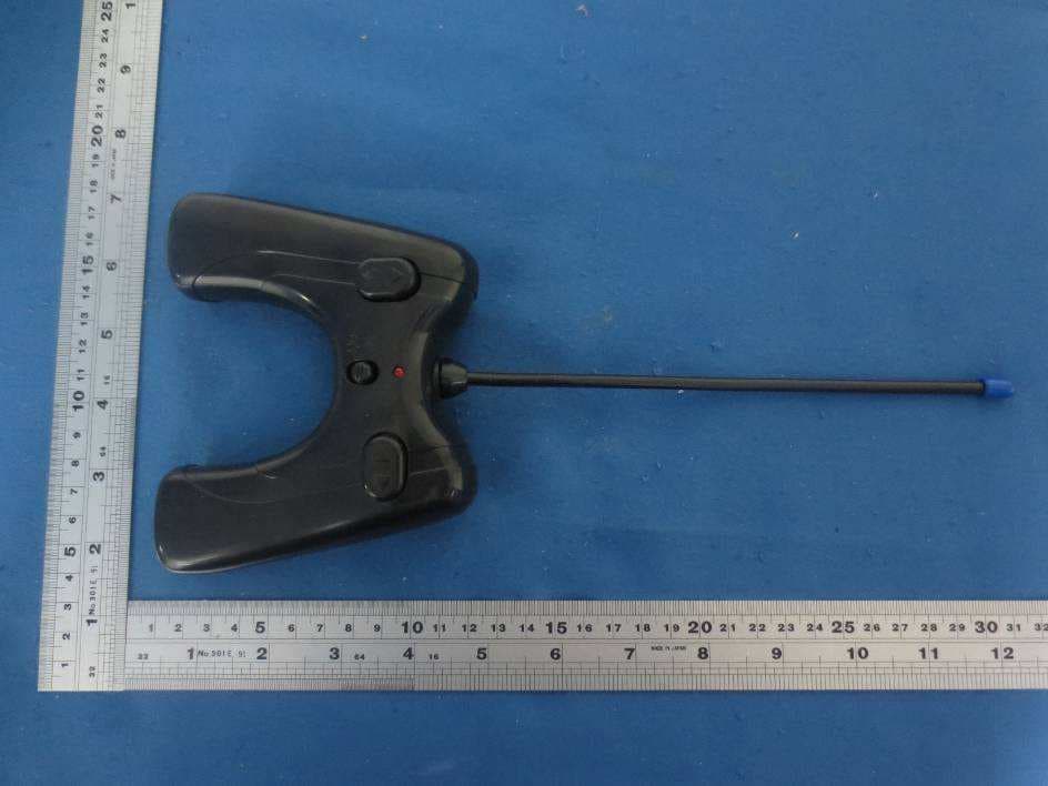Toy RC Bumper Car Set - FCC ID 2ABF4SF2014B27A - GUANGDONG SHIFENG TOYS INDUSTRIAL CO.,LTD (2)