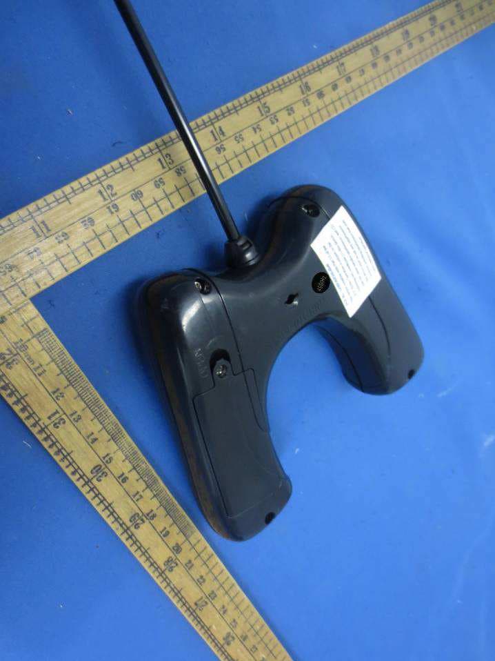 Toy RC Bumper Car Set - FCC ID 2ABF4SF2014B49 - GUANGDONG SHIFENG TOYS INDUSTRIAL CO.,LTD (2)