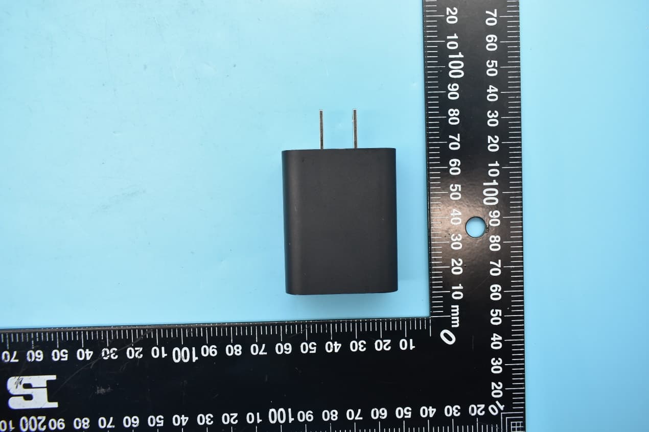 Orbic Magic (Mobile Phone with (5G NR/ LTE/ WCDMA/ GSM/BT/WIFI) - FCC ID 2ABGH-R678EL - Reliance Communications LLC (3)