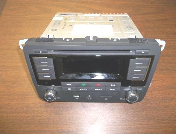 car stereo with BT radio - FCC ID 2ABGYBTD33-CLARION - Electronica Clarion S.A. de C.V.