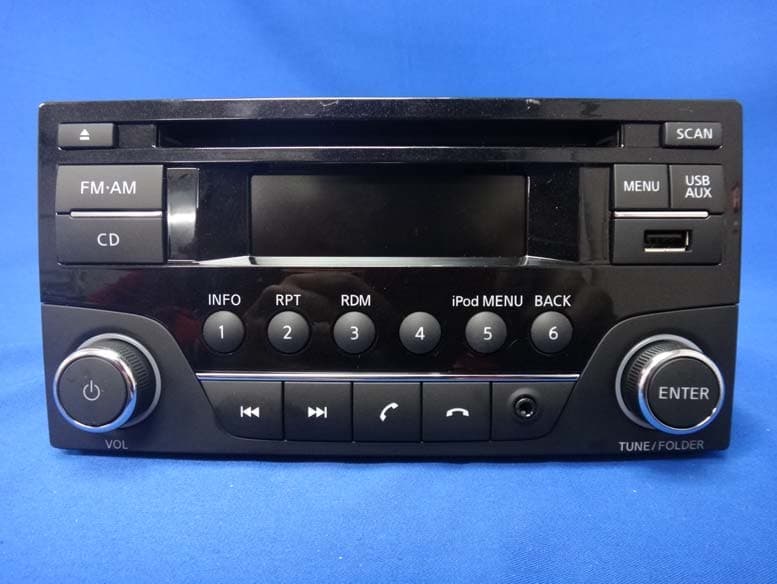 Car Radio with Bluetooth - FCC ID 2ABGYBTS33-CLARION - Electronica Clarion S.A. de C.V.