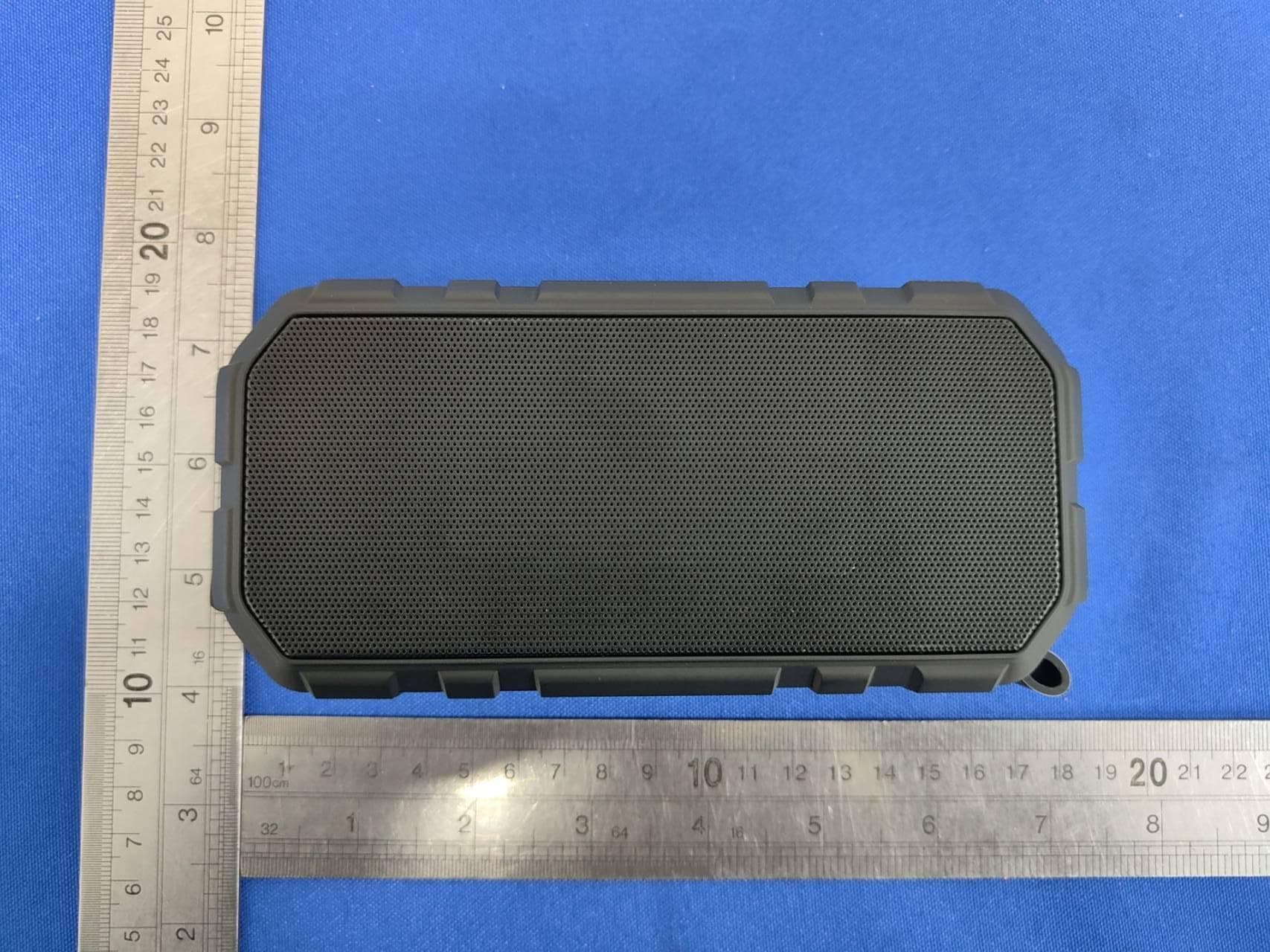Brick outdoor waterproof Bluetooth speaker - FCC ID 2ABHA0121 - NINGBO CSTAR IMP&EXP CO., LTD (2)