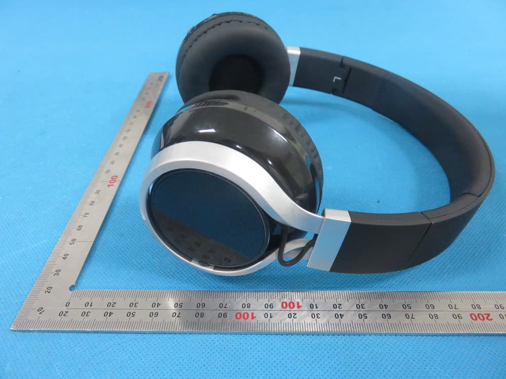 Bluetooth headphone - FCC ID 2ABL8BT-1525 - SHENZHEN YES-HOPE CO., LTD (4)