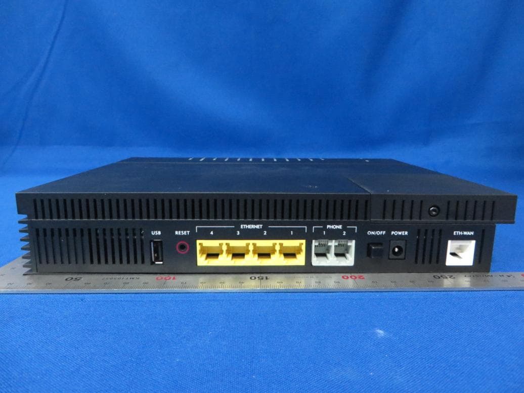 WiFi Concurrent 4 Port GE LAN VoIP Ethernet Gateway with USB - FCC ID 2ABLK-844E-1 - Calix Inc. (4)