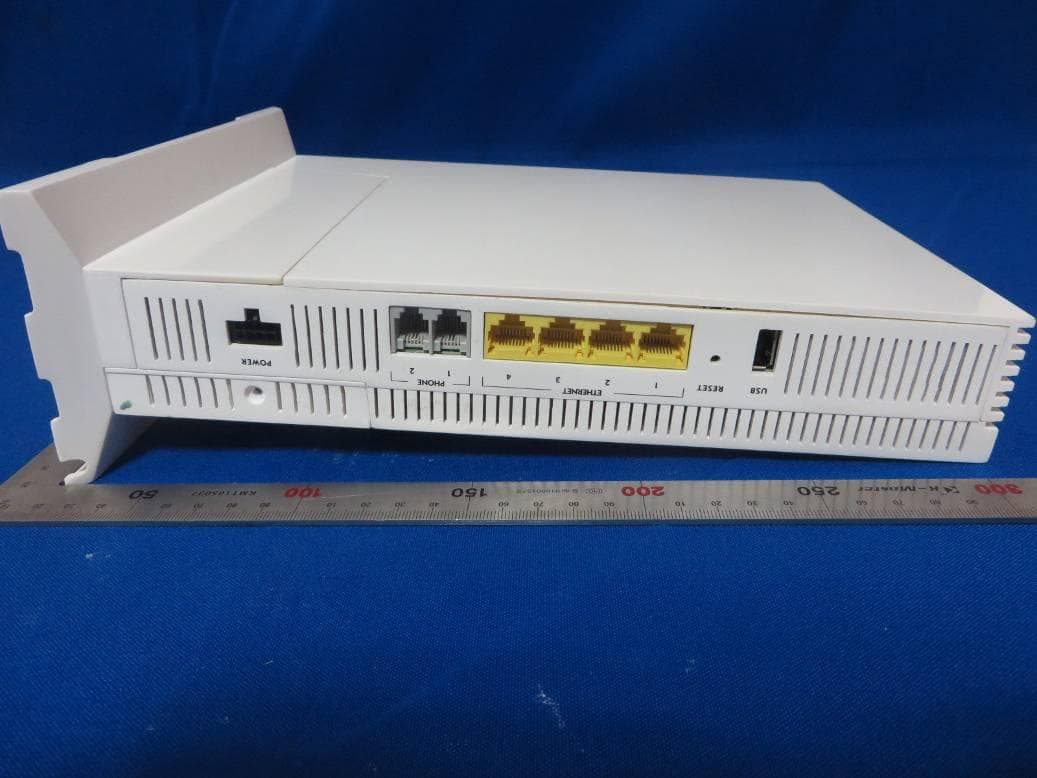 WIFI dual band 4 GE LAN GPON HGU - FCC ID 2ABLK-8X4G-2V2 - Calix Inc.