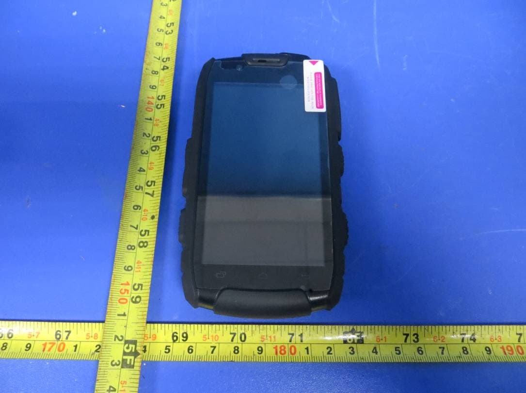 Professional & Outdoor Support Phone - FCC ID 2ABMCS15 - Shenzhen Outfone Technology CO., LTD (4)