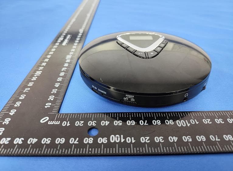 The Wireless CD Player - FCC ID 2ABRF-URG - Hammacher Schlemmer (5)