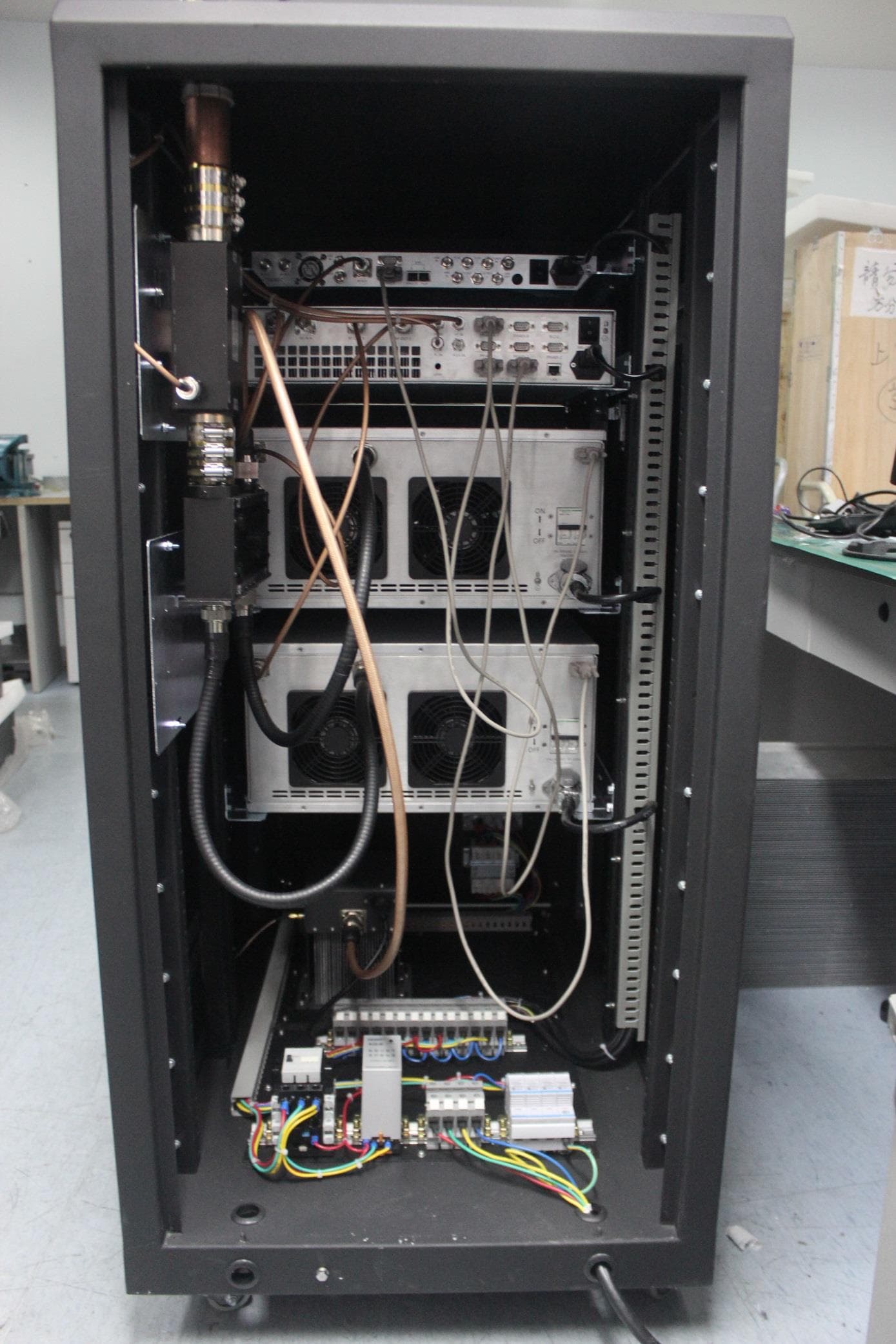 1 kW DTV ATSC Transmitter - FCC ID 2ABTYMPTV - Anywave Communication Technologies, Inc. (1)