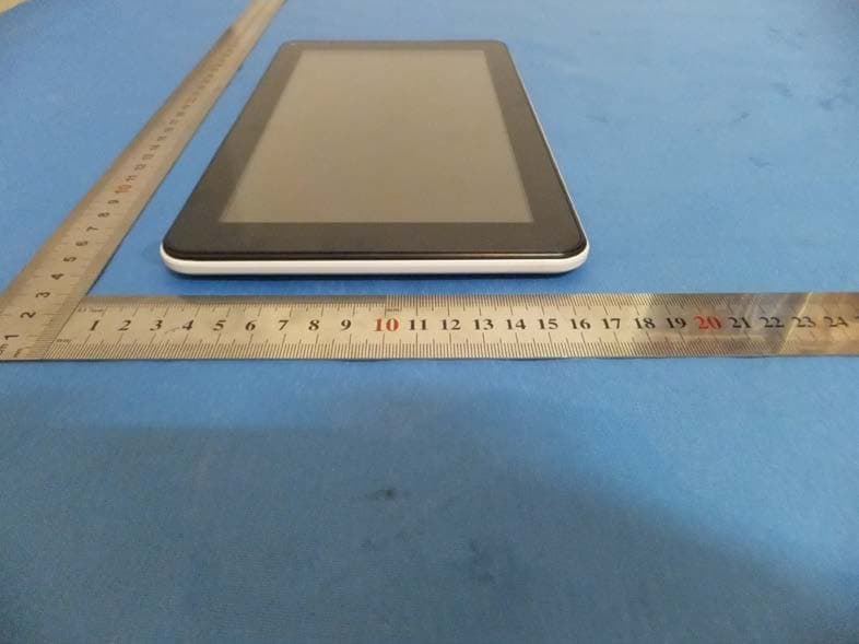 9 INCH TOUCH SCREEN DISPLAY WITH KEYBOARD AND CASE - FCC ID 2ABWOCMP770 - Everex Electronics Ltd (4)