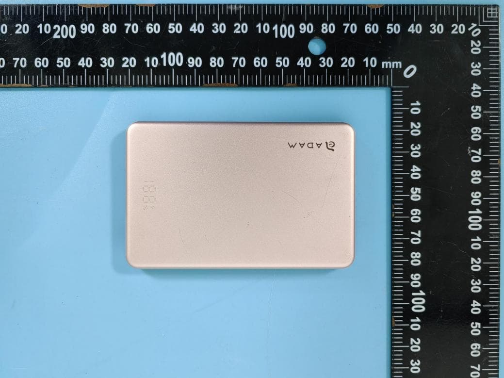 Ultra Slim Magnetic Wireless Charging Power Bank - FCC ID 2ABY9VIONTA-L5 - Adam Elements International Co., LTD. (4)