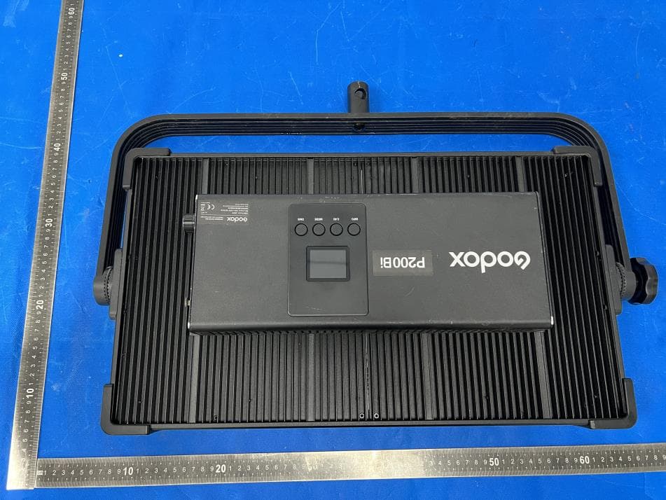 GODOX Bi-color LED Light Panel - FCC ID 2ABYN112 - GODOX PHOTO EQUIPMENT CO.,LTD