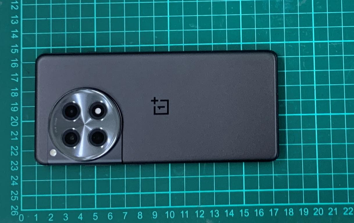 Mobile Phone - FCC ID 2ABZ2-AA560 - OnePlus Technology (Shenzhen) Co., Ltd. (2)