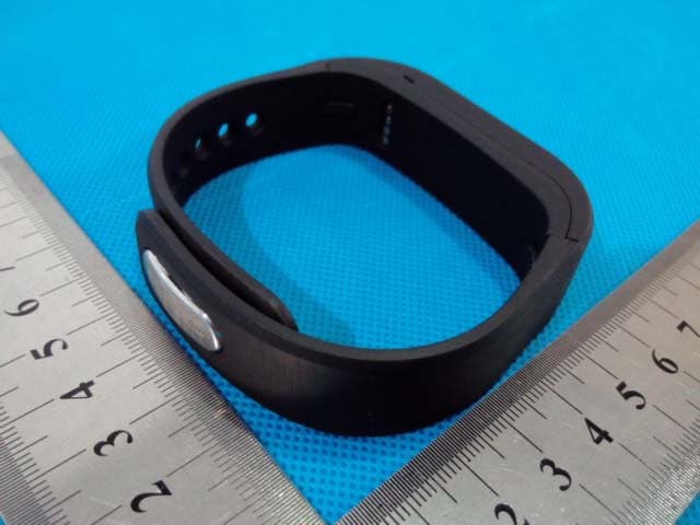 Wireless activity tracker - FCC ID 2AC2H-13V2S - Guangzhou Advansolution Corp.