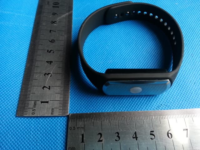 Wireless activity tracker - FCC ID 2AC2H-IR132 - Guangzhou Advansolution Corp. (3)