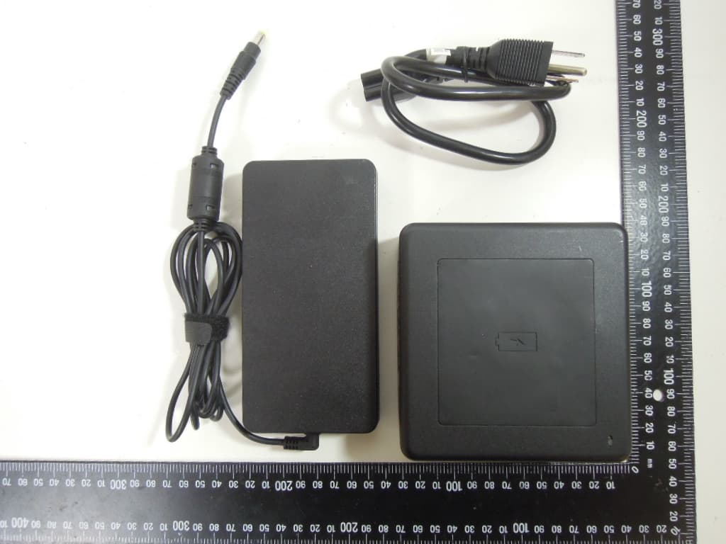 Wireless Charger - FCC ID 2AC3UWTM1B15 - Channel Well Technology Co., Ltd. (4)