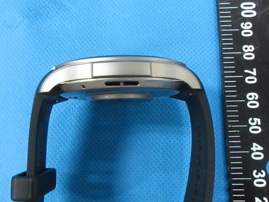 Smart watch with Bluetooth and Wi-Fi - FCC ID 2AC8UA2287 - Anhui Huami Information Technology Co.,Ltd. (4)