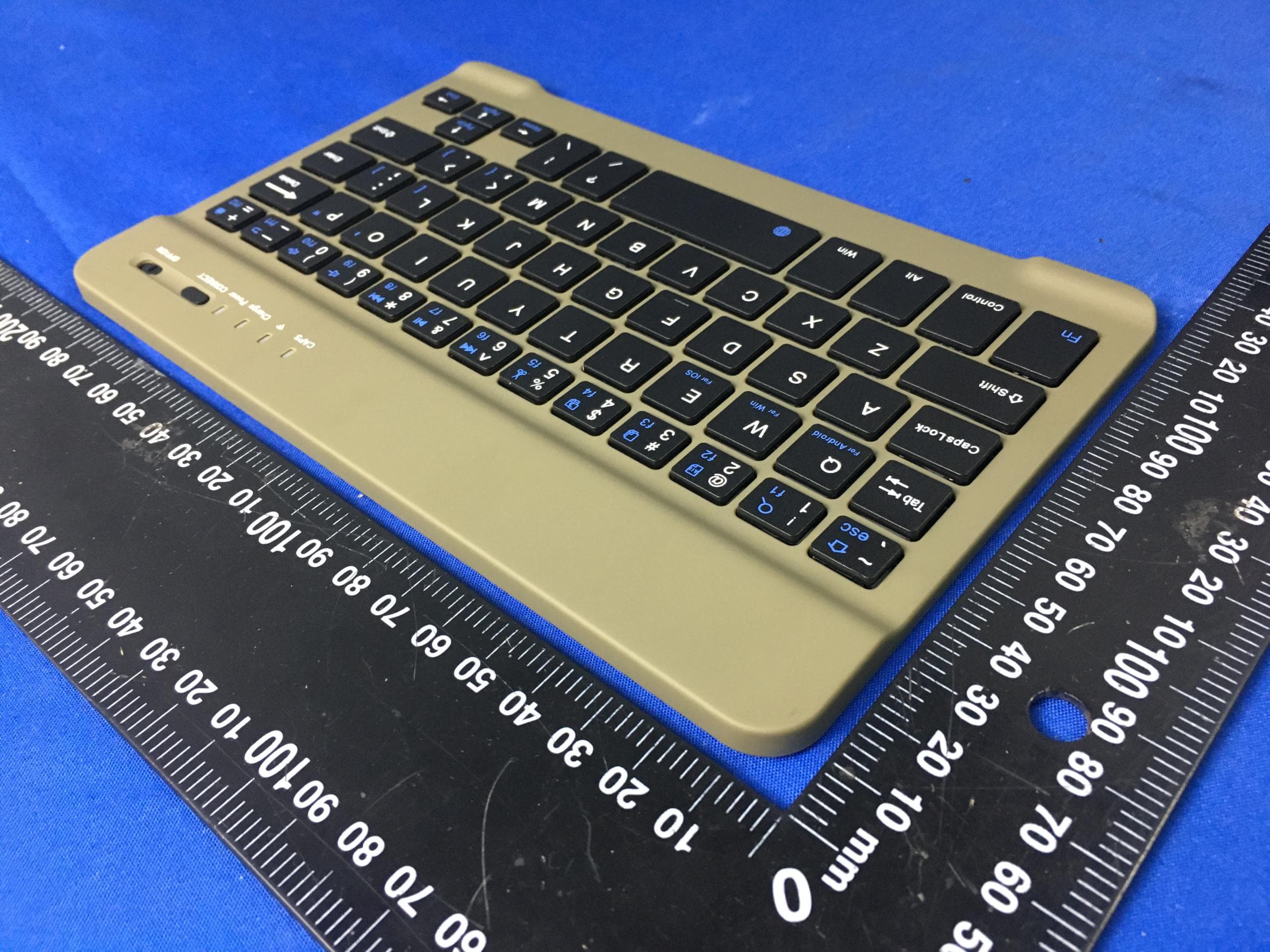 WIRELESS KEYBOARD - FCC ID 2AC9N1683840 - Cotton On USA Inc (3)