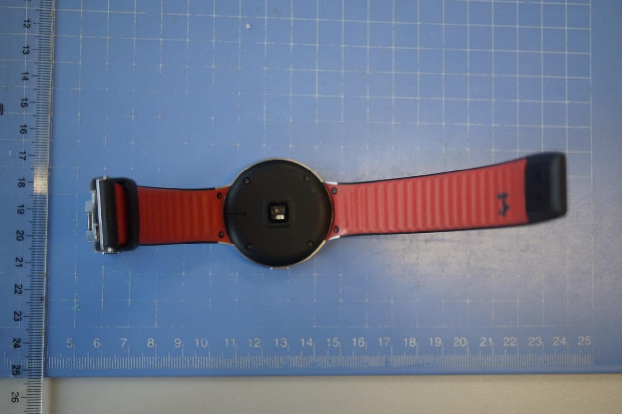 Connected wristband with Bluetooth technology - FCC ID 2ACCJA001 - TCL Communication Ltd. (5)