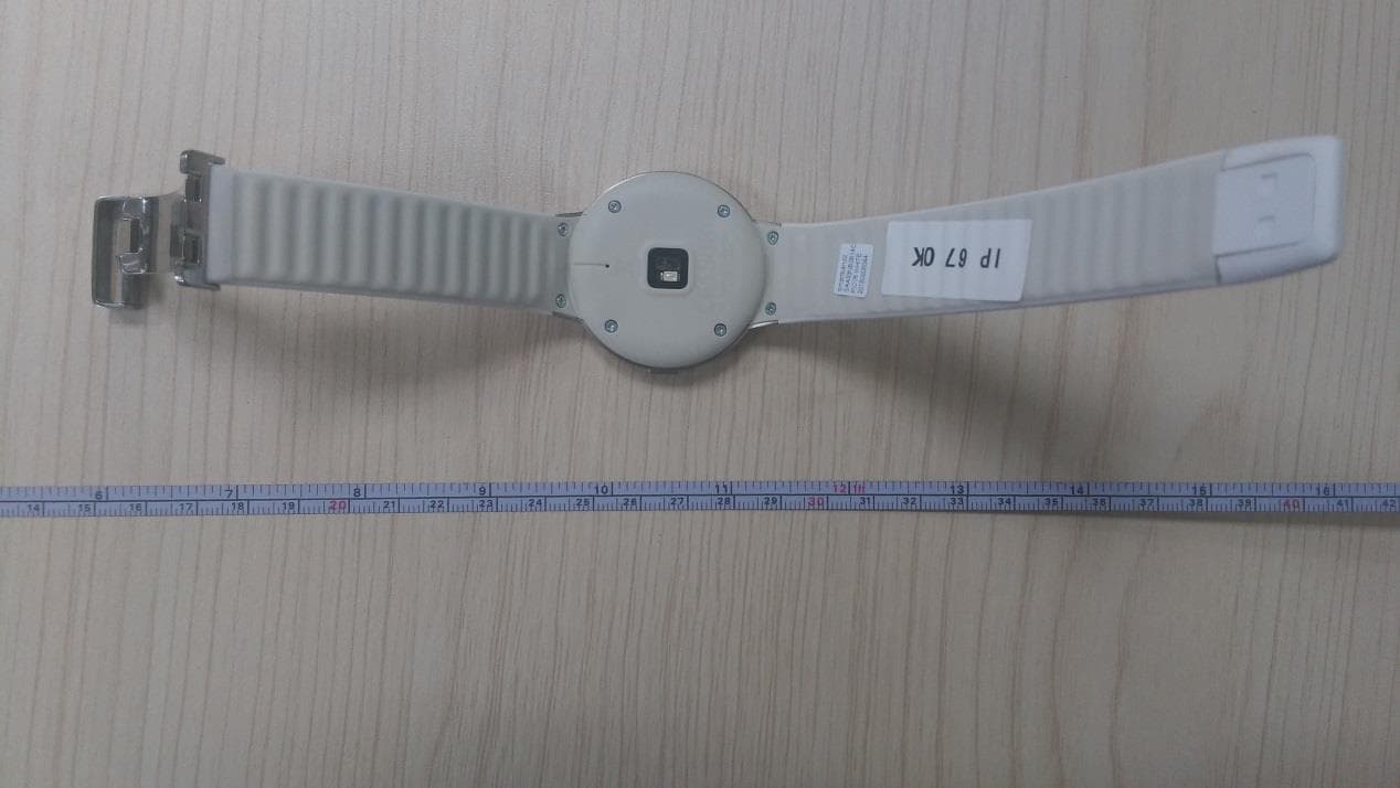 Connected wristband with Bluetooth technology - FCC ID 2ACCJA001 - TCL Communication Ltd. (4)