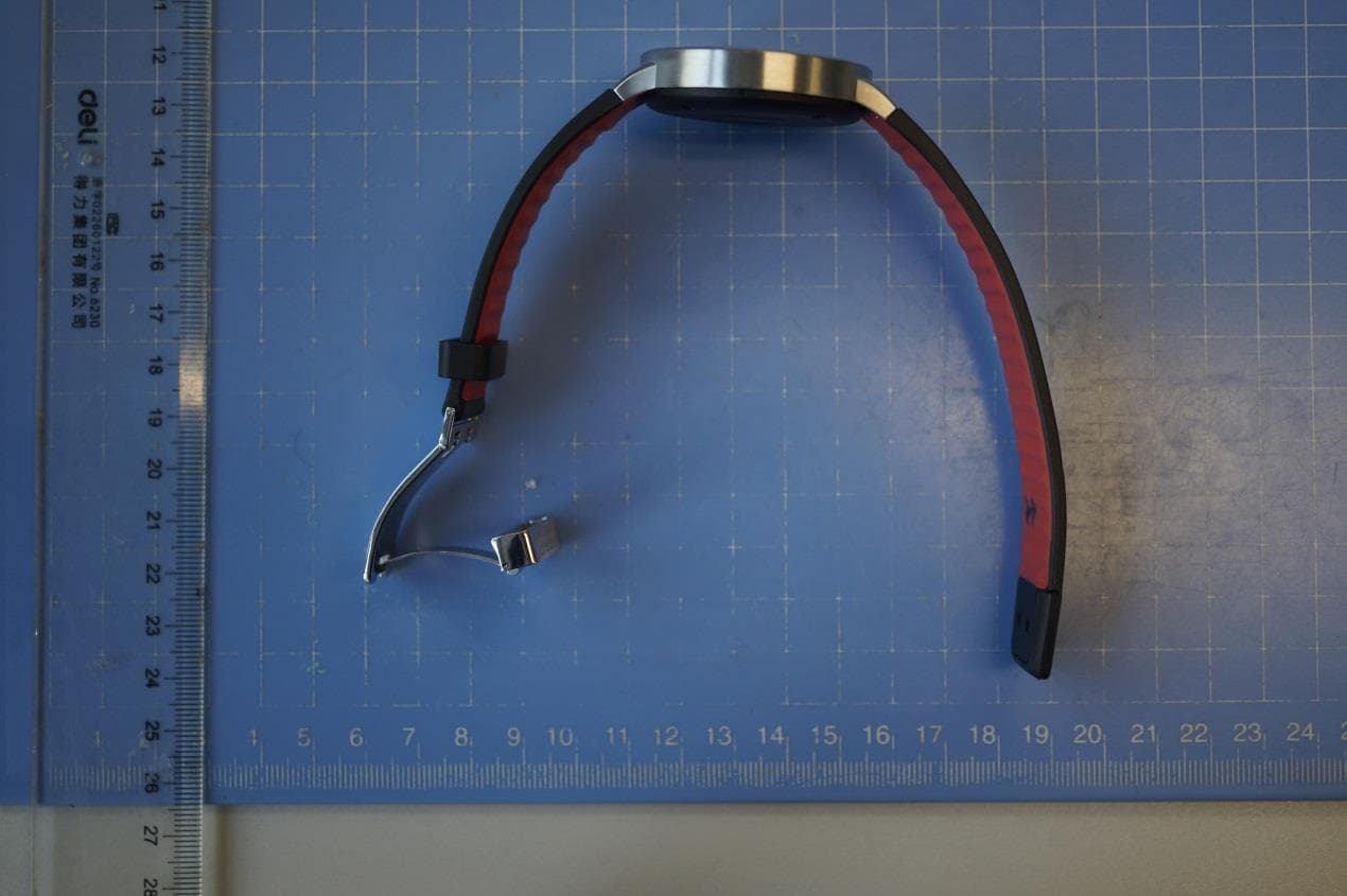 Connected wristband with Bluetooth technology - FCC ID 2ACCJA001 - TCL Communication Ltd.