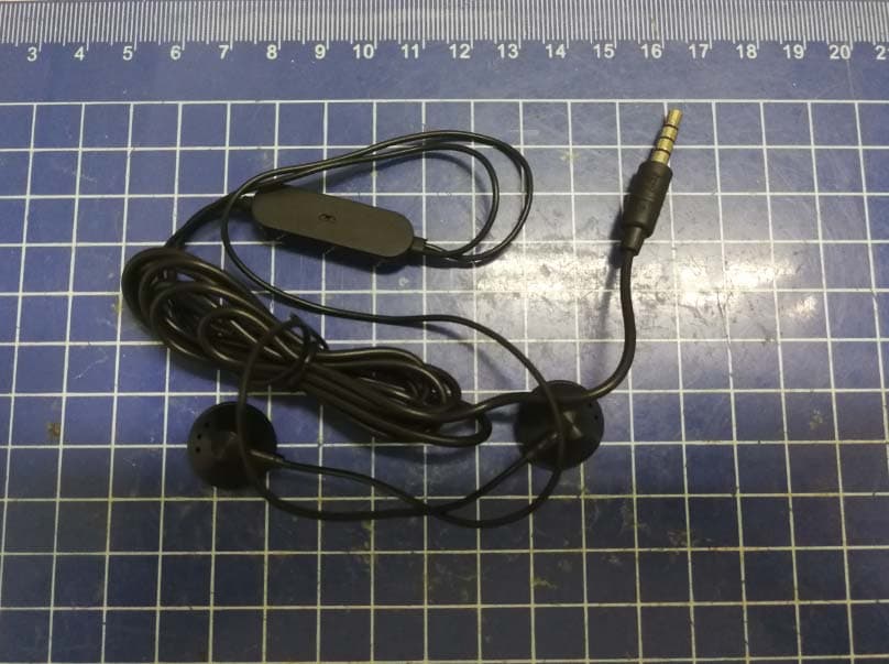 LTE / UMTS / GSM mobile phone - FCC ID 2ACCJB139 - TCL Communication Ltd. (2)