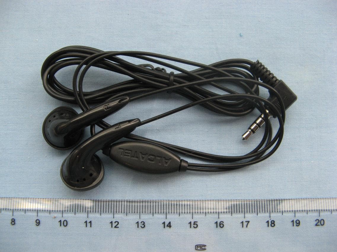 HSUPA/HSDPA/UMTS Dual band/GSM Quad band mobile phone - FCC ID 2ACCJH004 - TCL Communication Ltd. (3)