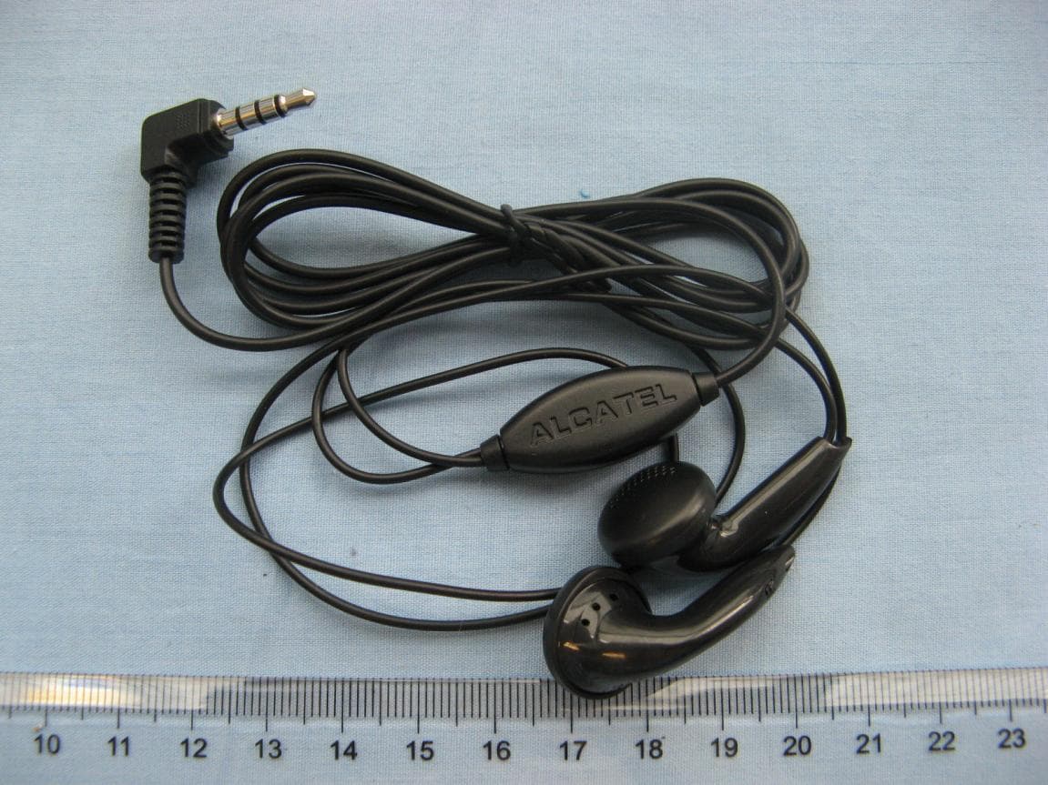 HSUPA/HSDPA/UMTS Dual band/GSM Quad band mobile phone - FCC ID 2ACCJH007 - TCL Communication Ltd. (3)