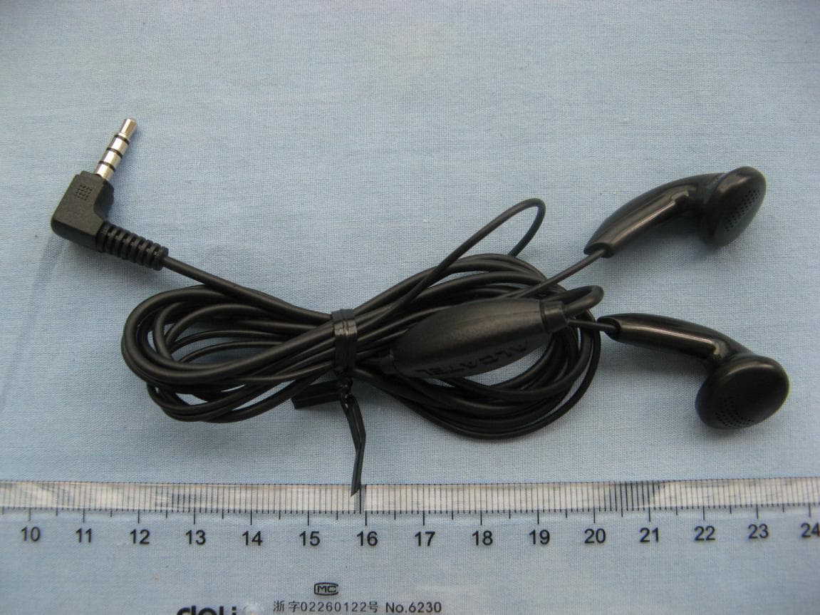 HSUPA/HSDPA/UMTS Dual band/GSM Quad band mobile phone - FCC ID 2ACCJH013 - TCL Communication Ltd. (4)