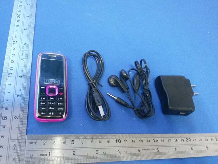 GSM Mobile Phone - FCC ID 2ACIBMINI5130 - MADETRONICS SAS (2)