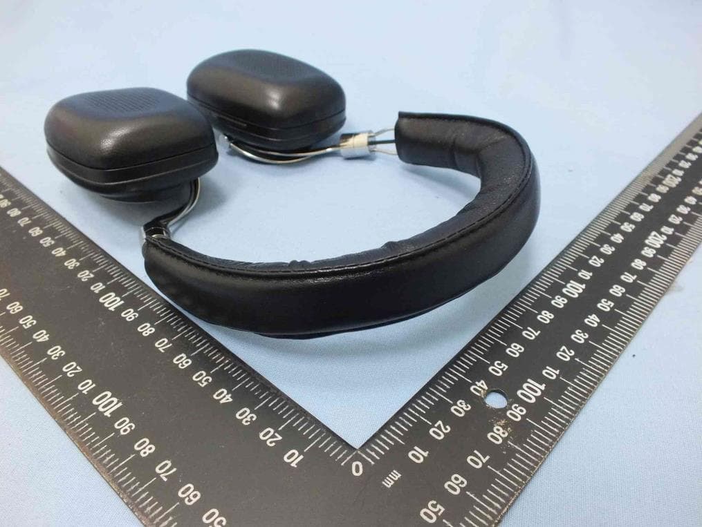 P5 Wireless Headphones - FCC ID 2ACIXP5WH - B&W Group Ltd. (2)