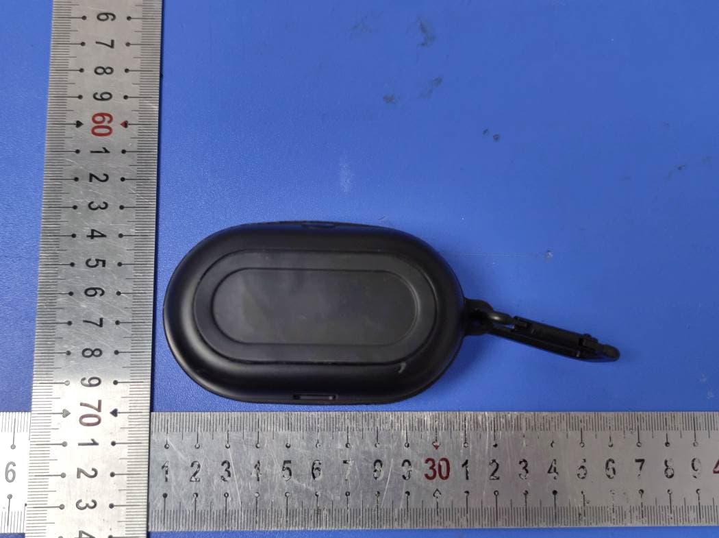 Portable wireless speaker set - FCC ID 2ACO3-18830 - Lucky Group(H.K.) Limited