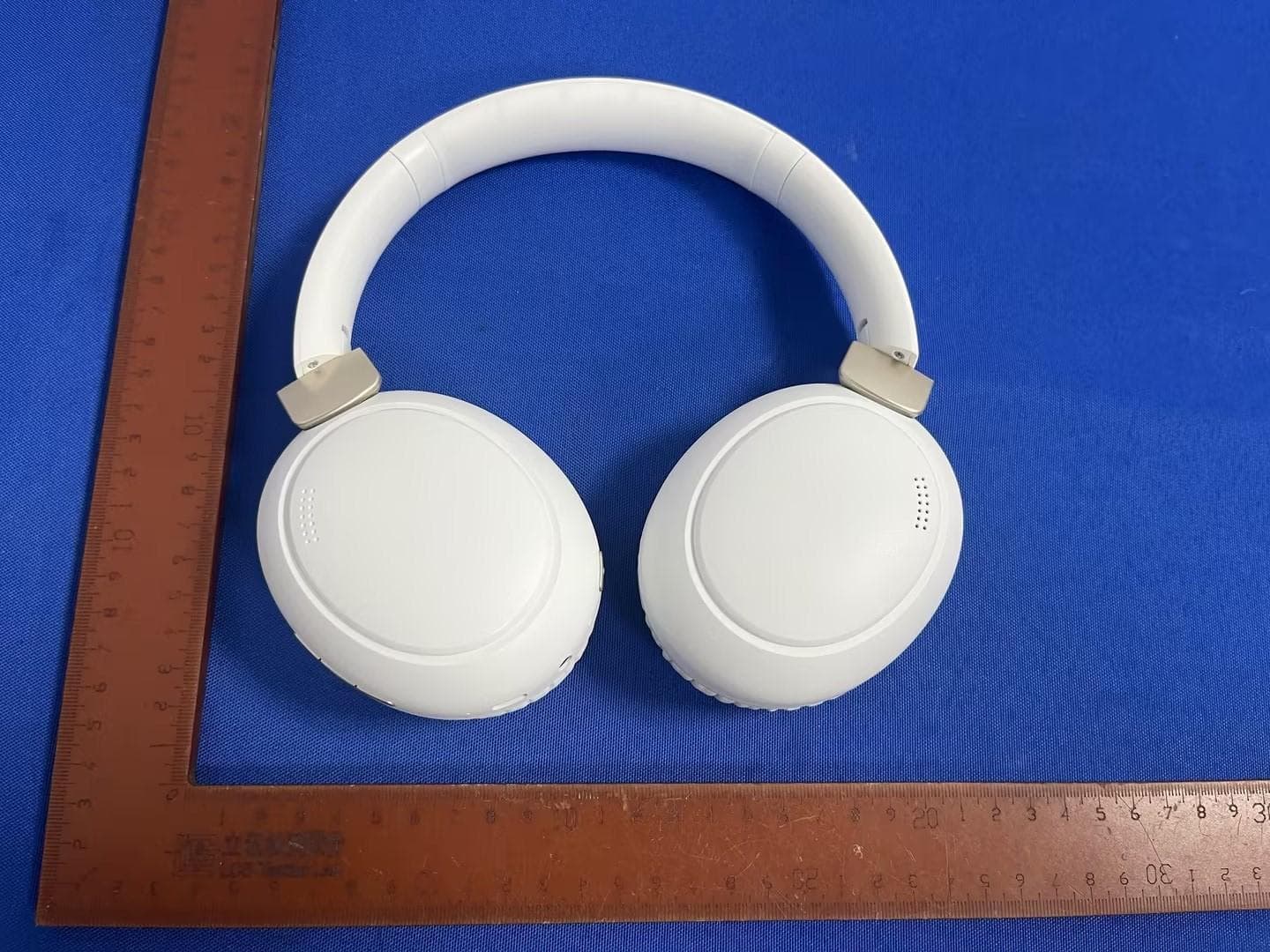 Bluetooth Headphone - FCC ID 2ACP4BTA2000 - Sentry Industries limited
