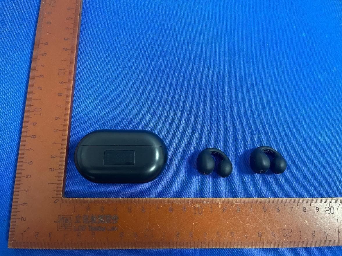 Bluetooth Earbuds with charging case - FCC ID 2ACP4BTO200 - Sentry Industries limited (3)