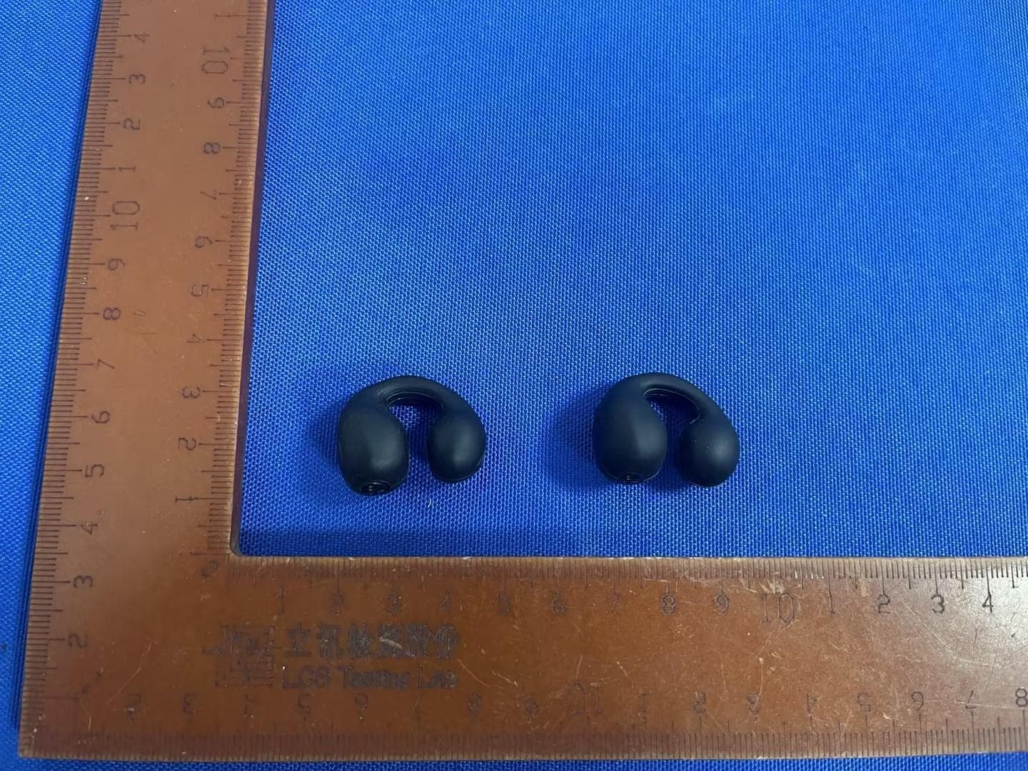 Bluetooth Earbuds with charging case - FCC ID 2ACP4BTO200 - Sentry Industries limited