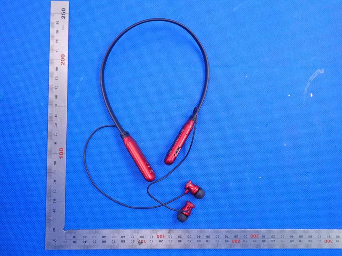 Bluetooth Headphones - FCC ID 2ACP4LBT1814 - Sentry Industries limited (2)
