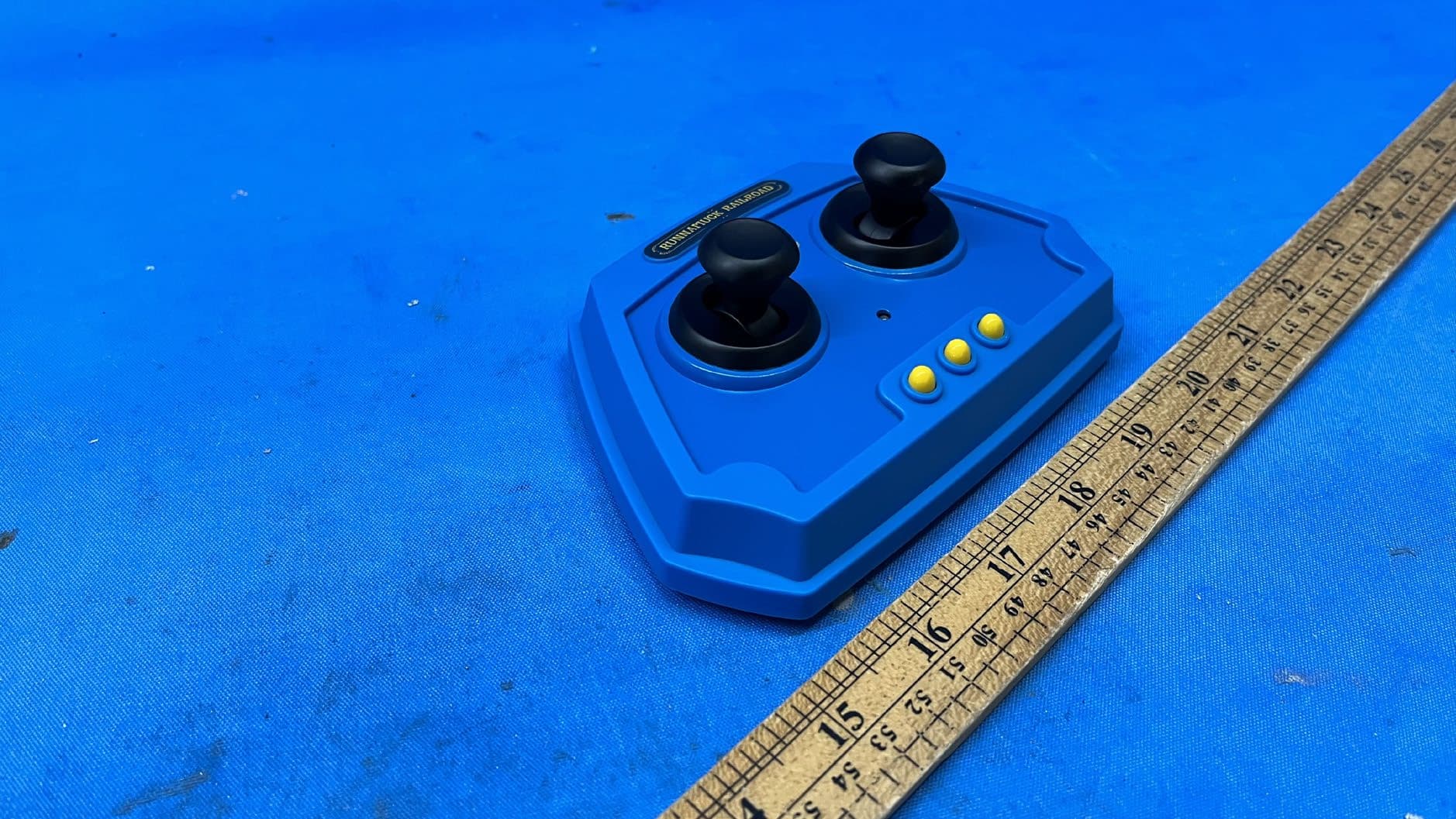 MMRR223 LG RC TRAIN ST - FCC ID 2ACU8INT115 - International Toy, Inc.