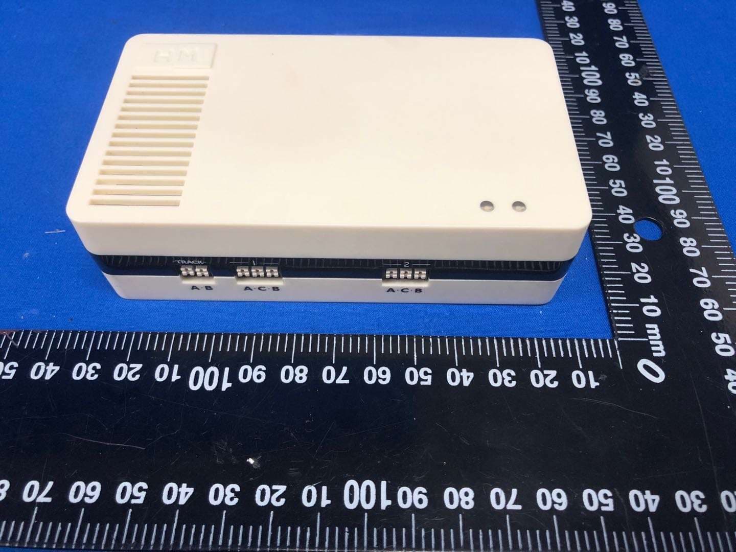 BLE model accessory controller - FCC ID 2ACUF-HM6010 - Hornby Hobbies Ltd